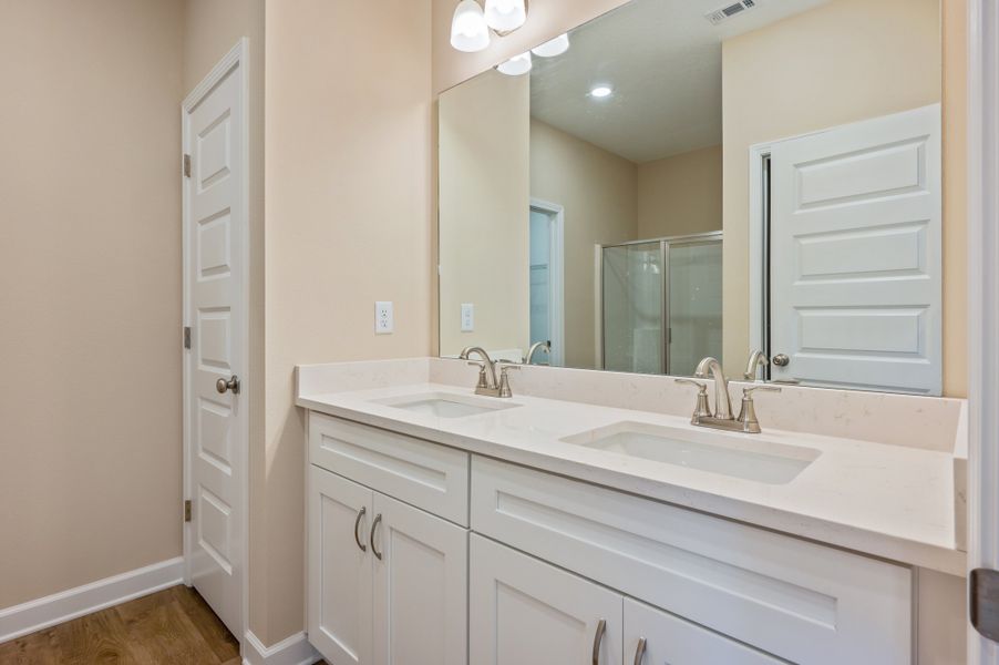 Representative furnished interior of a home built from the Jackson by CJL Homes in Oak Hollow, Crestview (Image 12).