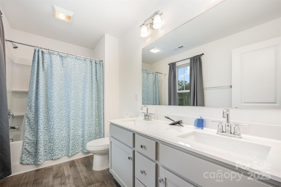 Furnished interior view inside a new home in , Peachland (Image 6).