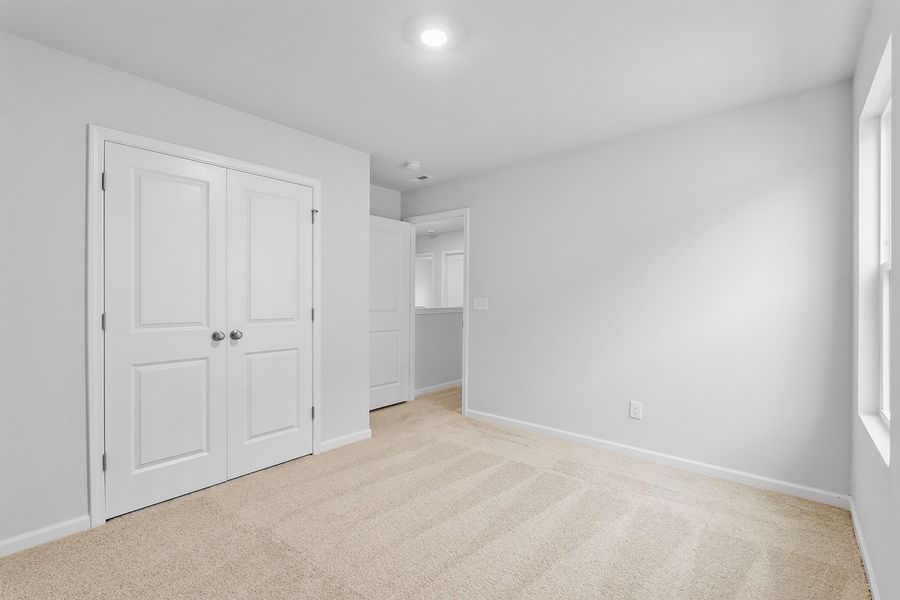 Spacious, unfurnished interior of a new home in Hanes Lake, Winston-Salem (Image 30).