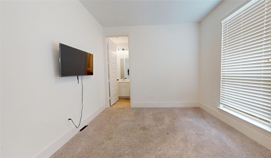 Image 21 of a home in Tavola. Image 21 of a home in Tavola.