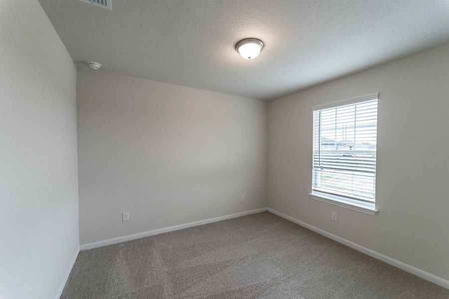 Spacious, unfurnished interior of a new home in Hannah Heights, Seguin (Image 15).