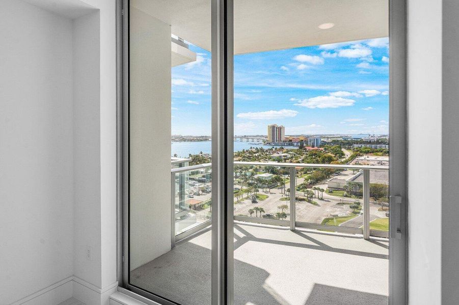 023-220LakeShoreDrive-1415-LakePark-FL-3