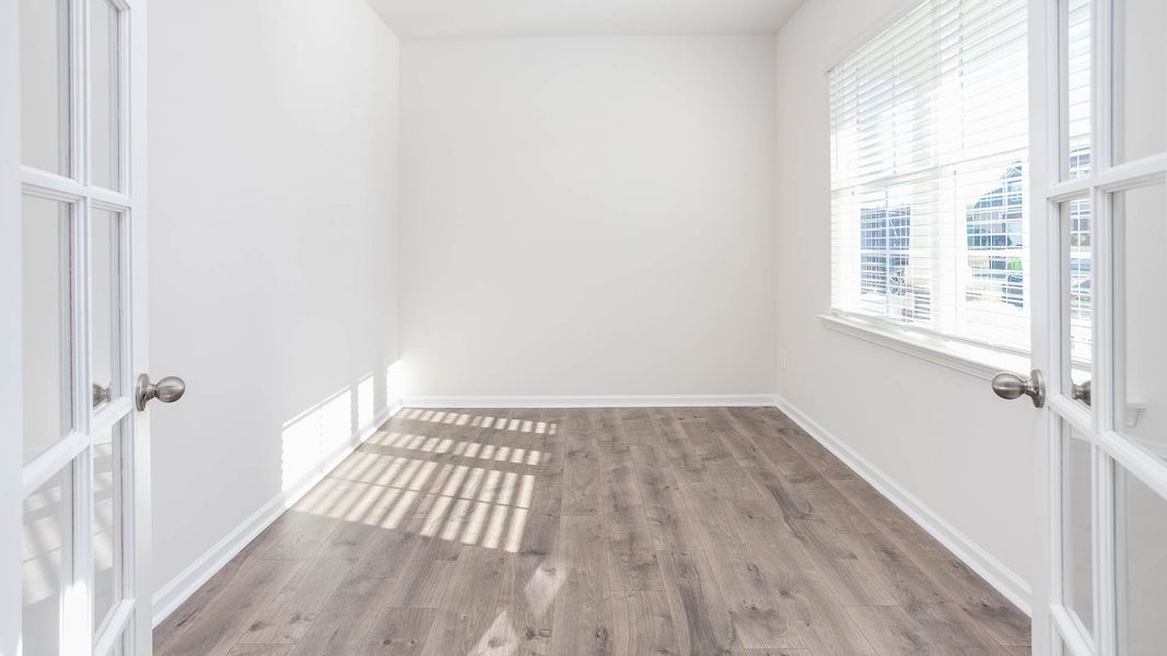 Spacious, unfurnished interior of a new home in Bryson Park, Lexington (Image 8).