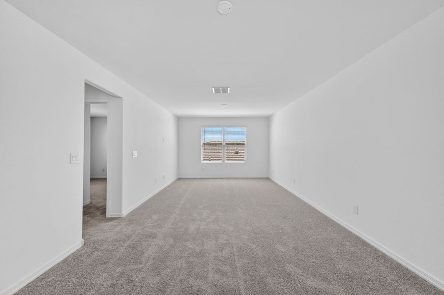 Spacious, unfurnished interior of a new home in Artisan at Asante, Surprise (Image 25).