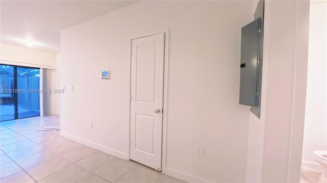 Spacious, unfurnished interior of a new home in , Florida City (Image 18).