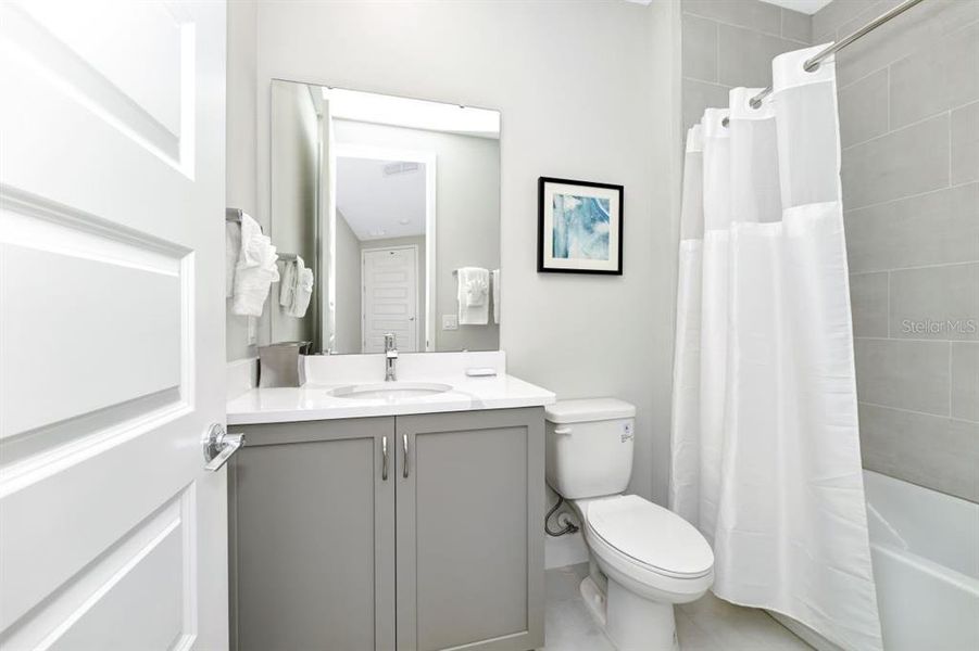 Furnished interior view inside a new home in , Kissimmee (Image 10).