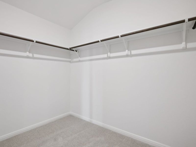 Spacious, unfurnished interior of a new home in Prairie Winds - Reserve Collection, Hutto (Image 14).