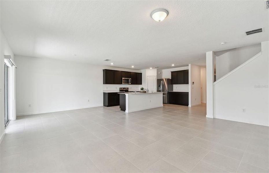 Spacious, unfurnished interior of a new home in Oakfield Lakes, Parrish (Image 9).
