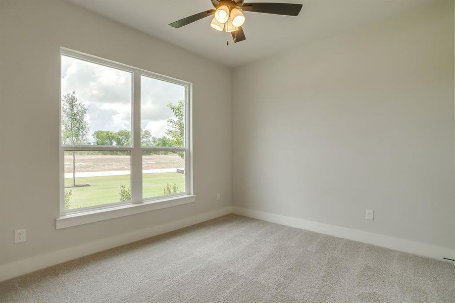Spacious, unfurnished interior of a new home in Peaks at Lone Elm, Waxahachie (Image 16).