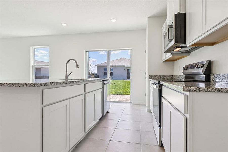 Furnished interior view inside a new home in Willowbrook North, Winter Haven (Image 6). Furnished interior view inside a new home in Willowbrook North, Winter Haven (Image 6).