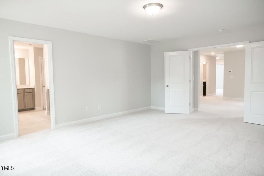 Spacious, unfurnished interior of a new home in Gregory Village, Lillington (Image 88).
