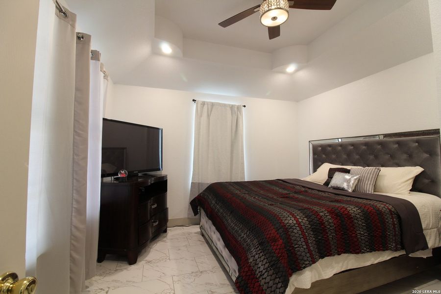 Furnished interior view inside a new home in , Floresville (Image 11).