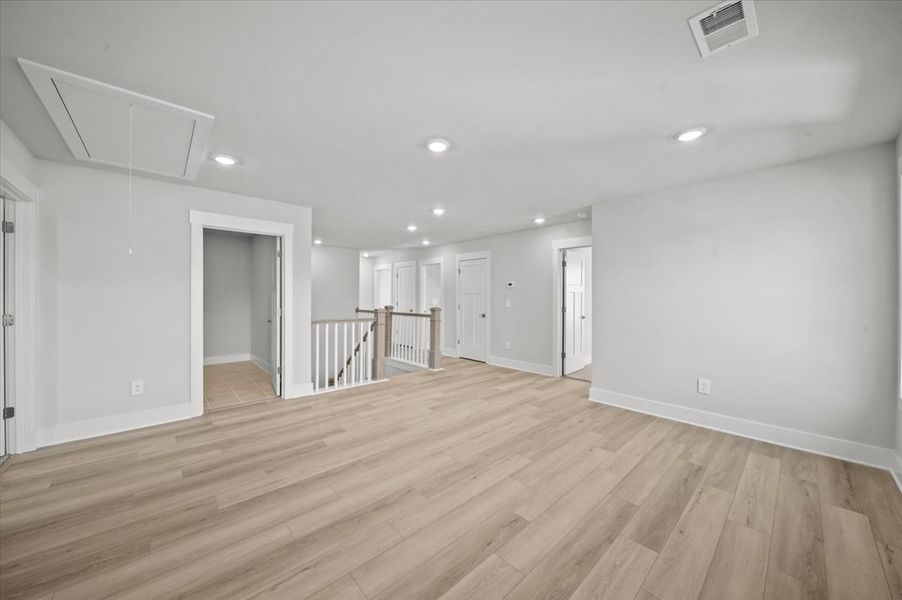 Spacious, unfurnished interior of a new home in Riverwood Farm, Piedmont (Image 24). Spacious, unfurnished interior of a new home in Riverwood Farm, Piedmont (Image 24).