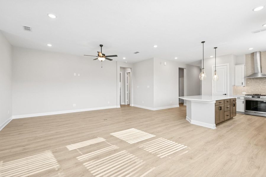 Spacious, unfurnished interior of a new home in Riceland 50’ Front Load Homesites, Mont Belvieu (Image 26).