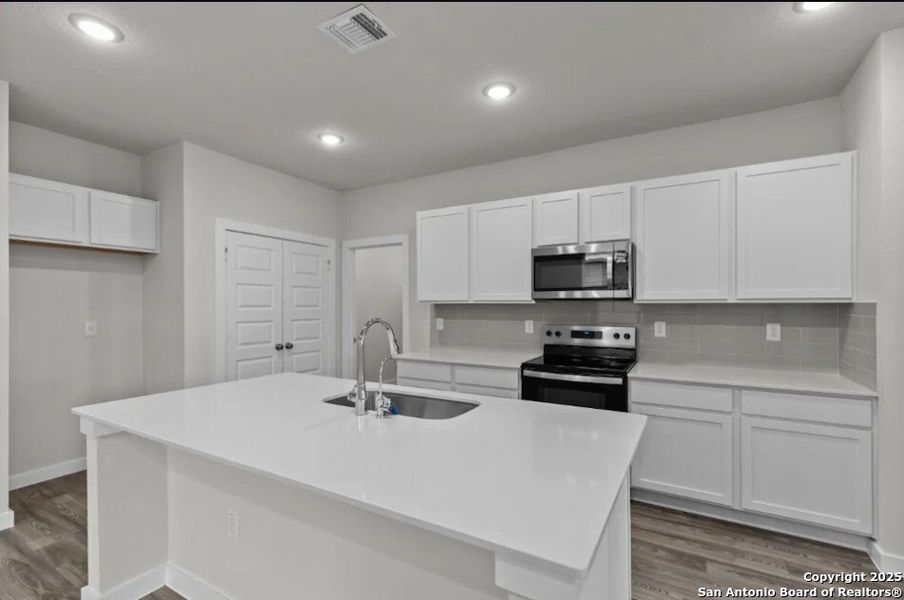 Furnished interior view inside a new home in Summerlin, San Antonio (Image 4). Furnished interior view inside a new home in Summerlin, San Antonio (Image 4).