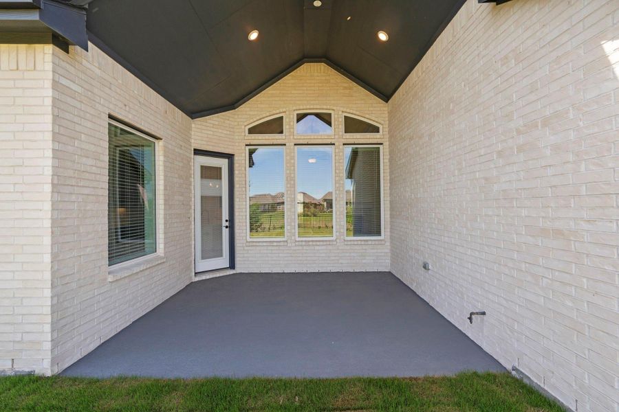 Exterior details and patio area of a home in Jordan Ranch, Fulshear (Image 3).