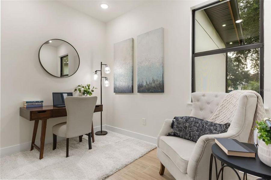 Furnished interior view inside a new home in , Orlando (Image 41).