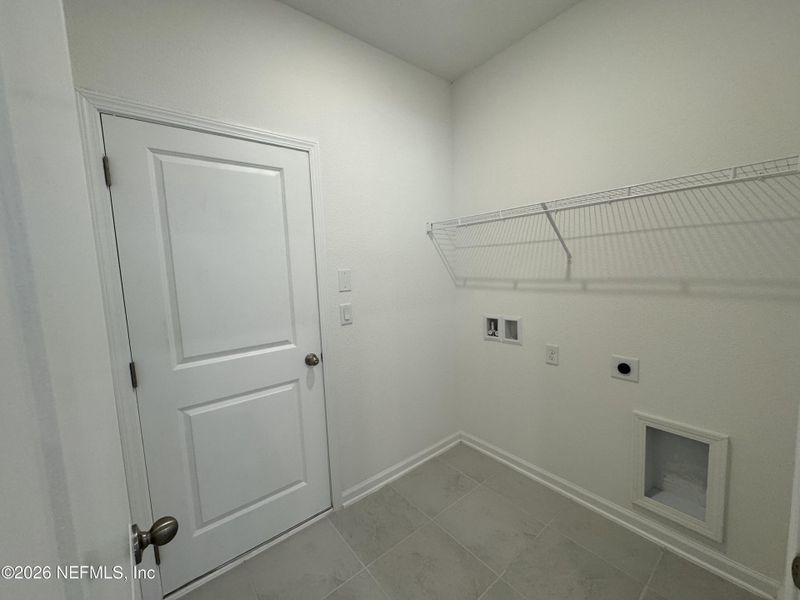 Spacious, unfurnished interior of a new home in Hyland Trail, Green Cove Springs (Image 35).
