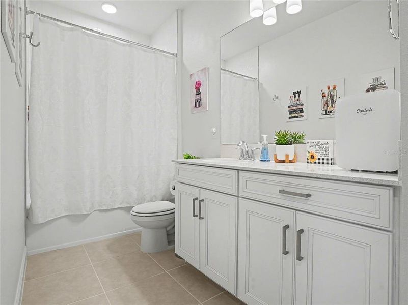 Furnished interior view inside a new home in , Oviedo (Image 42).