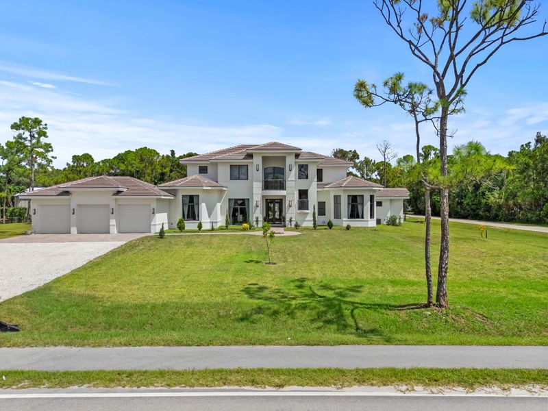 Furnished interior view inside a new home in , Palm Beach Gardens (Image 19).