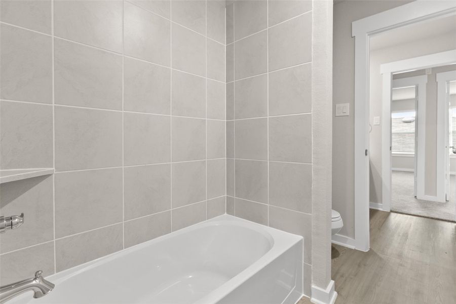 Image 24 of a home in Colony at Pinehurst 50s.