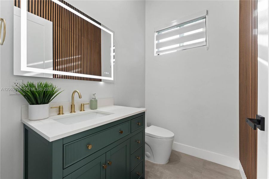 Furnished interior view inside a new home in , Plantation (Image 34).