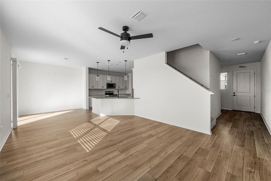 Spacious, unfurnished interior of a new home in Heron Bay, Palmetto (Image 29). Spacious, unfurnished interior of a new home in Heron Bay, Palmetto (Image 29).