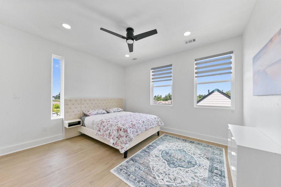 Image 21 of a home in .