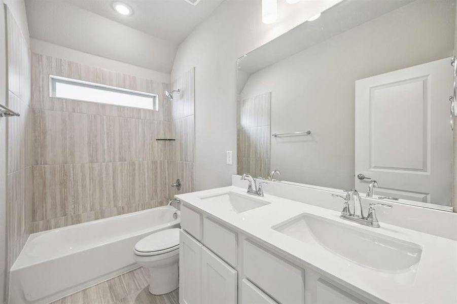 Furnished interior view inside a new home in Dove Hollow, Waxahachie (Image 12). Furnished interior view inside a new home in Dove Hollow, Waxahachie (Image 12).