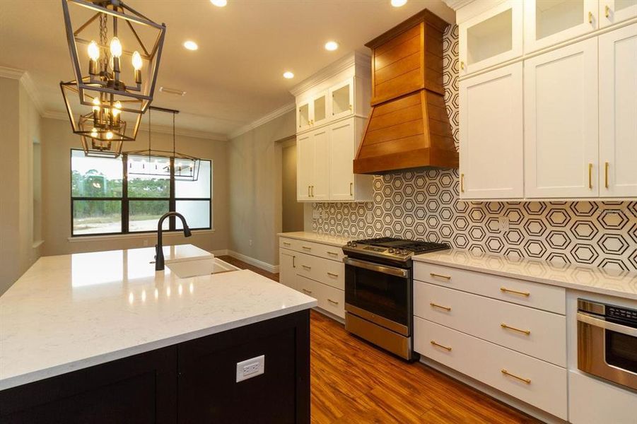Furnished interior view inside a new home in , Umatilla (Image 19).