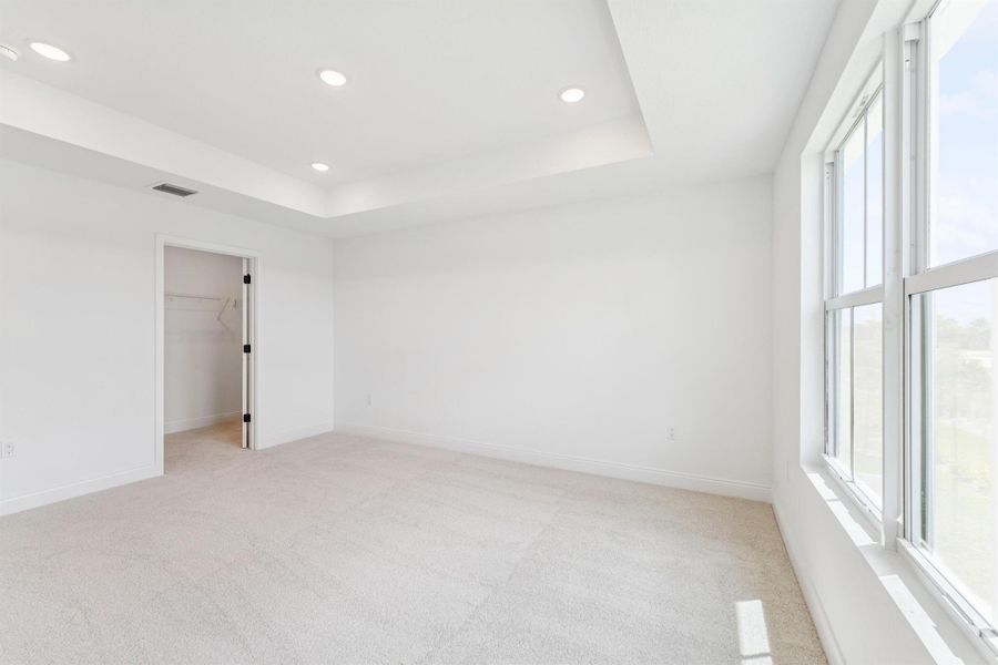 Spacious, unfurnished interior of a new home in Salerno Reserve Townhomes, Stuart (Image 21).