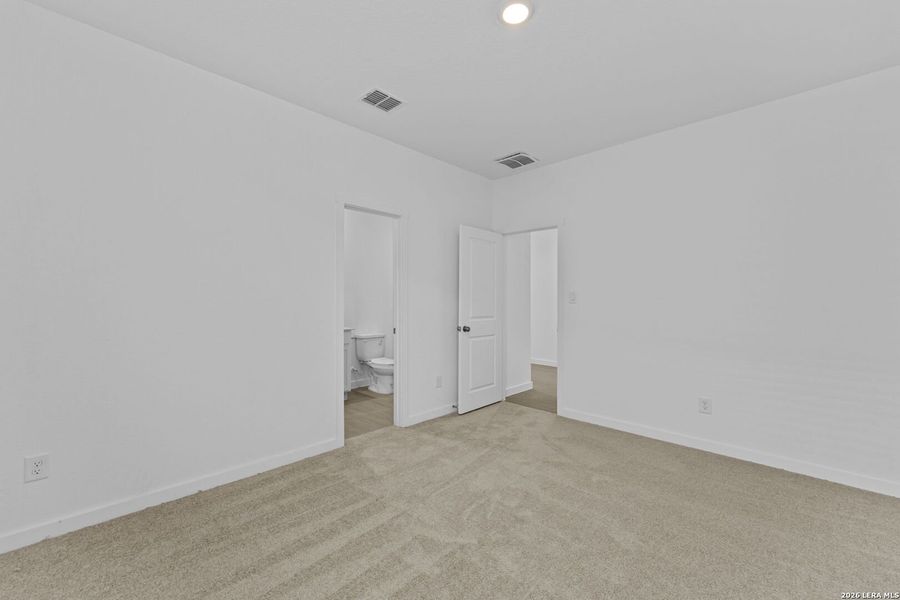 Spacious, unfurnished interior of a new home in Hightop Ridge, Converse (Image 12).