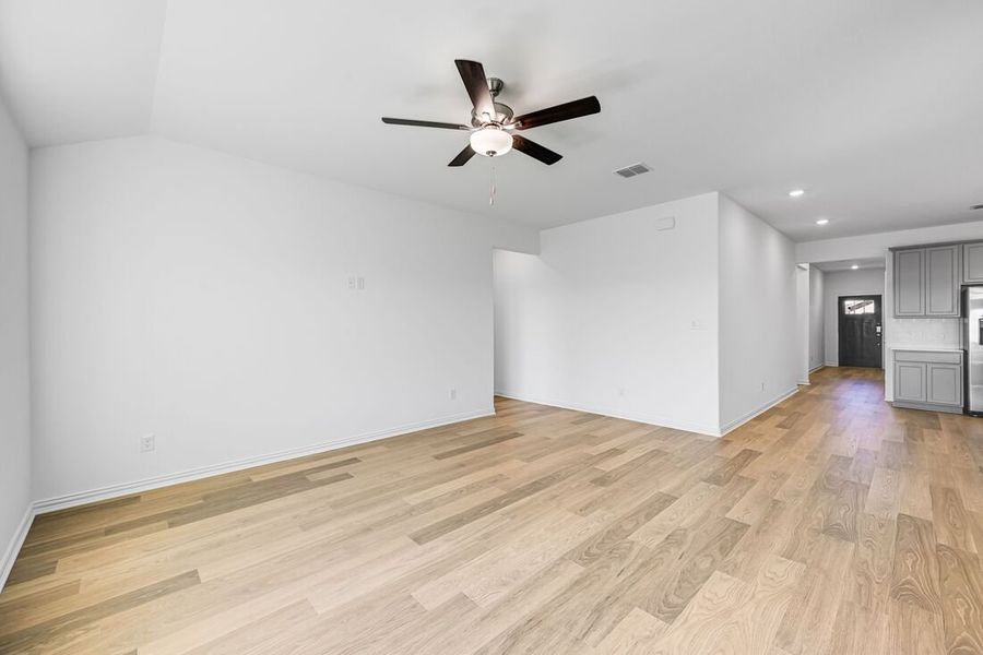 Spacious, unfurnished interior of a new home in Parks at Foster Crossing, Anna (Image 15).
