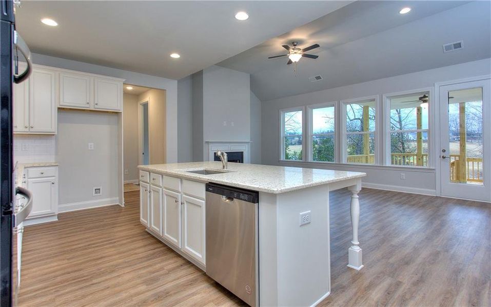 Spacious, unfurnished interior of a new home in , Homer (Image 15).