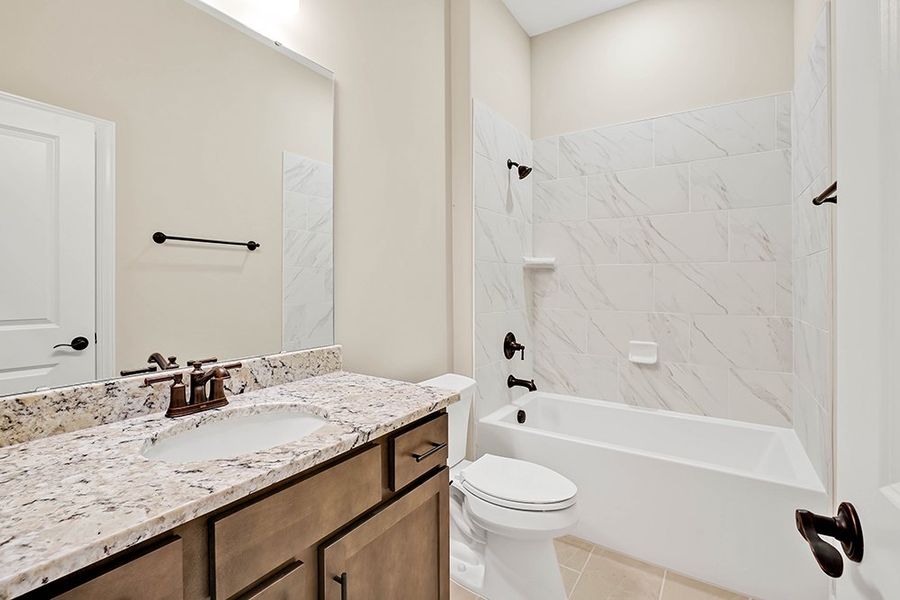 Cruz Bay, Guest Bathroom