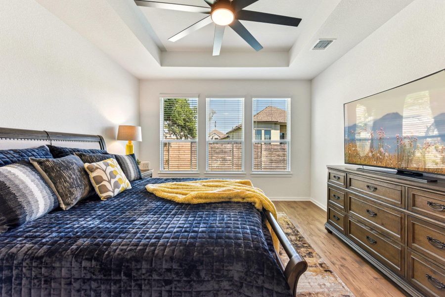 Furnished interior view inside a new home in Highland Village, Georgetown (Image 9).