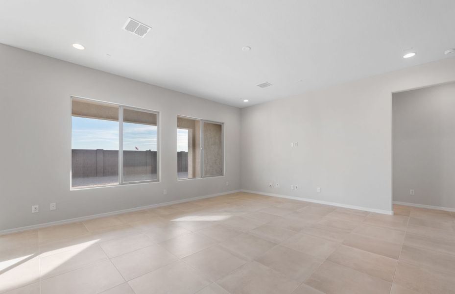 Spacious, unfurnished interior of a new home in Soleo, San Tan Valley (Image 19).