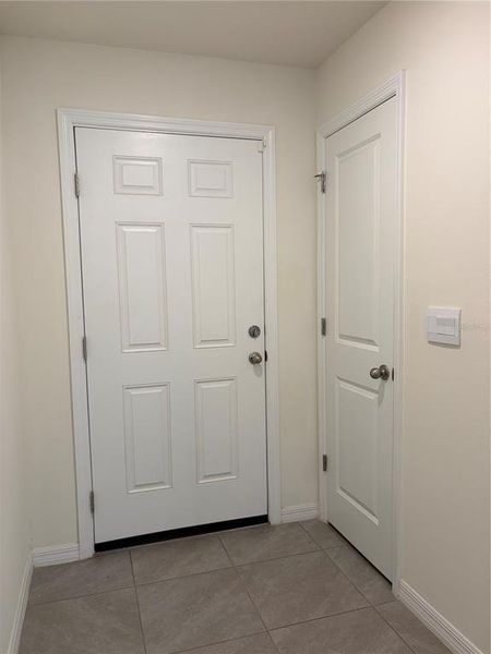 Spacious, unfurnished interior of a new home in Deer Path, Ocala (Image 38).