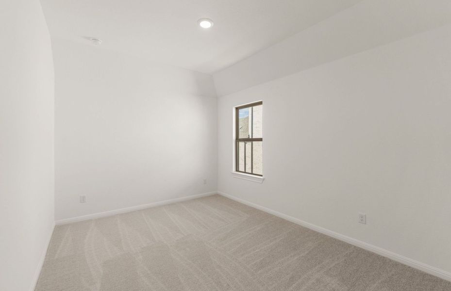 Spacious, unfurnished interior of a new home in Crescent Bluff, Georgetown (Image 25).