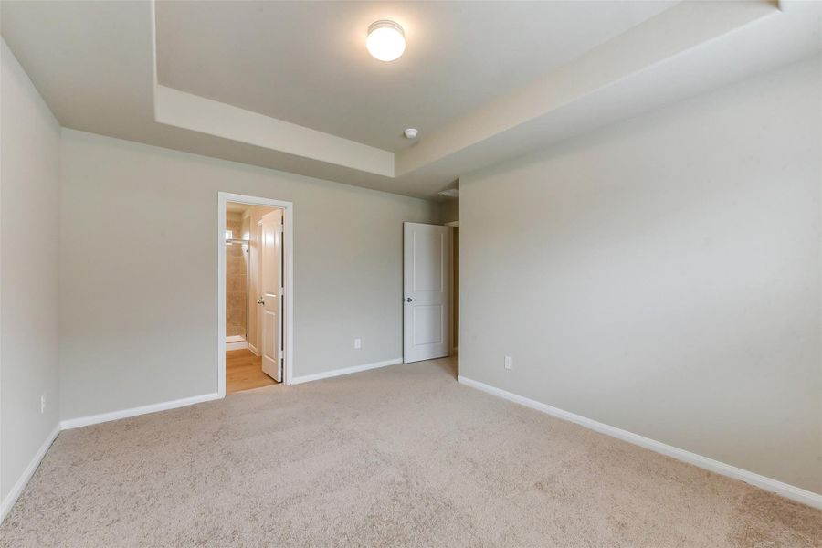 Spacious, unfurnished interior of a new home in King Oaks Village, Baytown (Image 29).