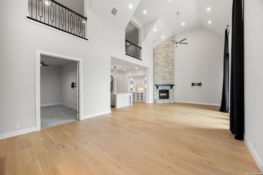 Spacious, unfurnished interior of a new home in Ventana, Bulverde (Image 22).