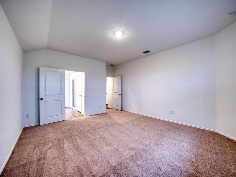 Spacious, unfurnished interior of a new home in Waterstone, Kyle (Image 24).