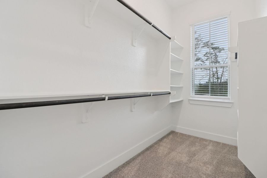 Spacious, unfurnished interior of a new home in Kresston 50's, Montgomery (Image 20).
