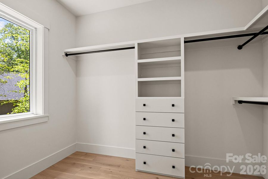 Image 43 of a home in .