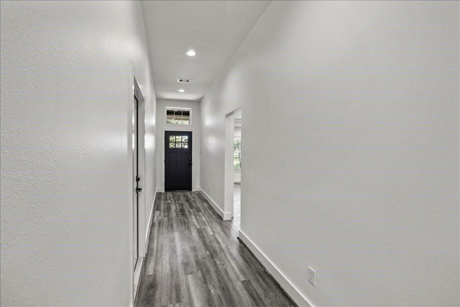 Spacious, unfurnished interior of a new home in , Santa Fe (Image 22). Spacious, unfurnished interior of a new home in , Santa Fe (Image 22).