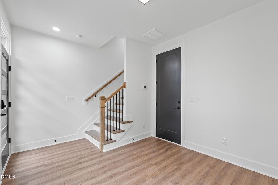05-512 Gordon St, 303_0681