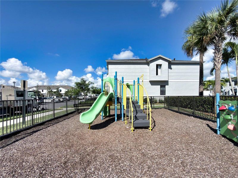 Community amenities in , Pompano Beach (Image 33).