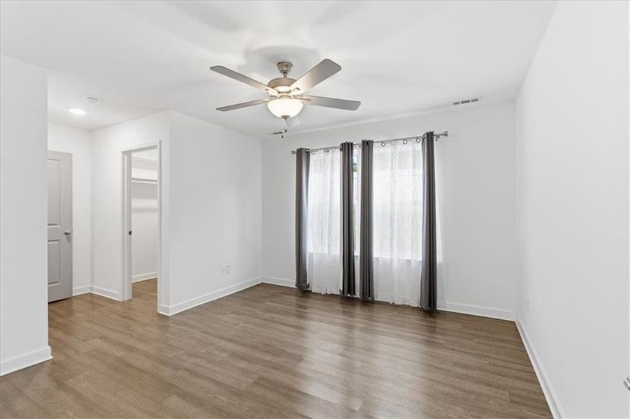 Spacious, unfurnished interior of a new home in , Rome (Image 22).