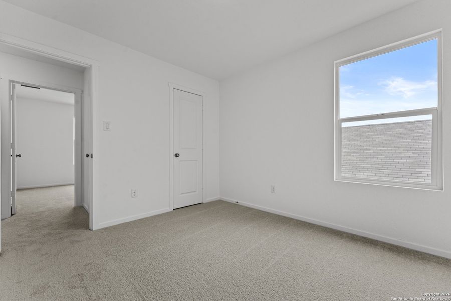 Spacious, unfurnished interior of a new home in Voss Farms, New Braunfels (Image 10).