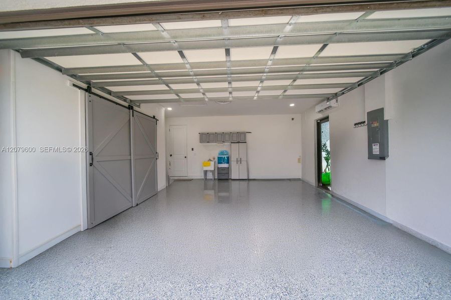 Spacious, unfurnished interior of a new home in , Lehigh Acres (Image 20). Spacious, unfurnished interior of a new home in , Lehigh Acres (Image 20).